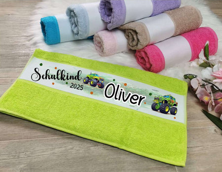 Personalisiertes Kinderhandtuch zur Einschulung – Monstertruck mit Namen, ideal für die Schultüte & den Schulstart - CreativMade