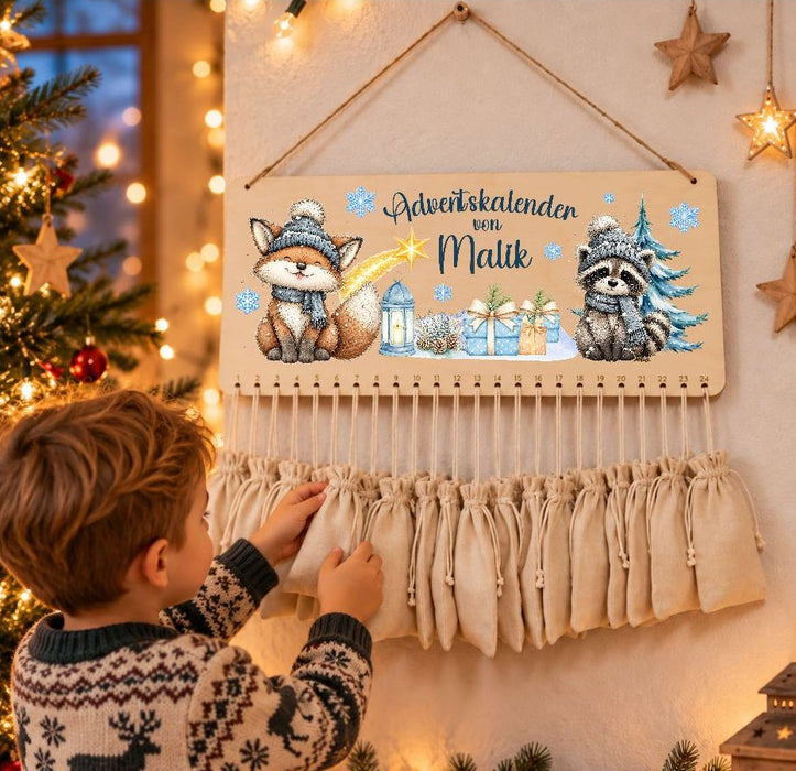 Personalisierter Adventskalender aus Holz mit Namen Fuchs & Waschbär – zum Befüllen mit oder ohne Säckchen - CreativMade