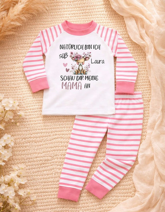 Kinder Schlafanzug mit Namen – Hase „Natürlich bin ich süß“ – Personalisierter Pyjama Mädchen | CreativMade .