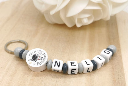 Schlüsselanhänger endlich Schulkind mit Name Junge Astronaut Einschulung - CreativMade 