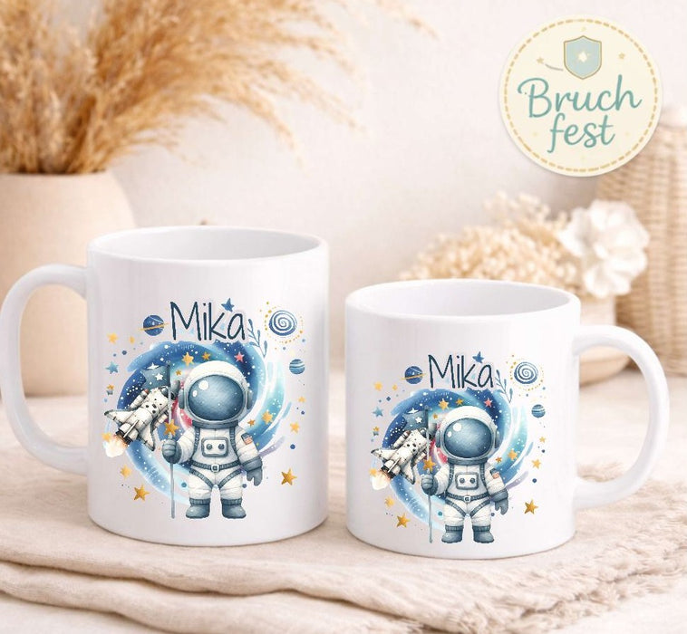 Kindertasse personalisiert mit Namen | Astronaut Jungen | Kunststoffbecher für Kindergarten, Kita & Schule | CreativMade .