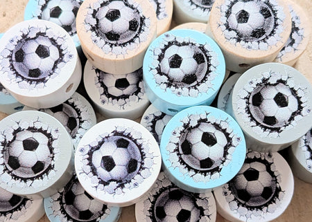 Motivperle & Motivscheibe Fußball aus Holz – Bastelmaterial für Schnullerketten, Anhänger & kreative DIY-Ideen - CreativMade 