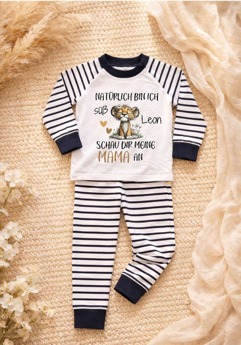 Kinder Schlafanzug mit Namen – Bär „Natürlich bin ich süß“ – Personalisierter Pyjama | CreativMade .