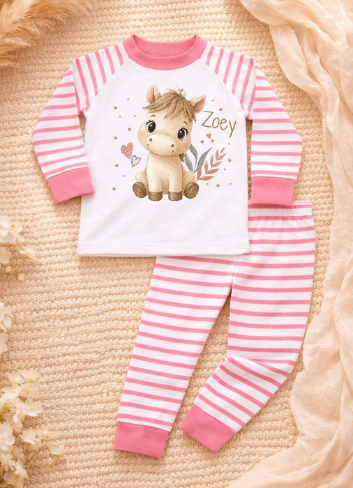 Kinder Schlafanzug mit Namen Pferd – Personalisierter Pyjama für Babys Mädchen | CreativMade .