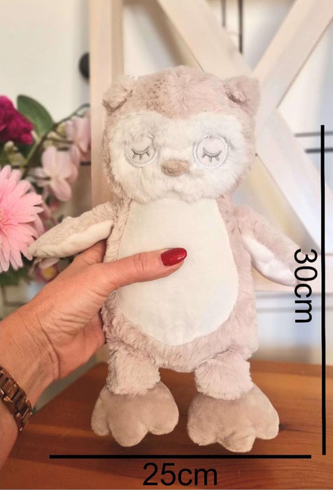 Personalisierte Kuscheltier-Eule mit Namen – bedruckt & individuell – Geschenk zur Geburt, Taufe oder Geburtstag – Babygeschenk mit Herz - CreativMade 