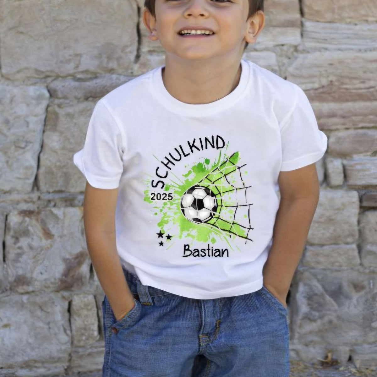 Personalisiertes Einschulungs T-Shirt Für Jungen – 'Schulkind 2025' Mit Fußballmotiv & Eigenem Namen