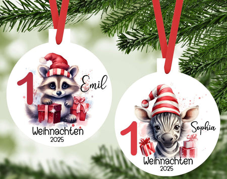 Personalisierter Christbumschmuck & Weihnachtsbaumanhänger Baby Waschbär Zebra – Mein erstes Weihnachten mit Namen aus Aluminium Geschenkidee - CreativMade