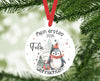 Personalisierter Christbumschmuck & Weihnachtsbaumanhänger Baby Pinguin – Mein erstes Weihnachten mit Namen aus Aluminium Geschenkidee - CreativMade 