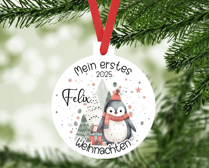 Personalisierter Christbumschmuck & Weihnachtsbaumanhänger Baby Pinguin – Mein erstes Weihnachten mit Namen aus Aluminium Geschenkidee - CreativMade 