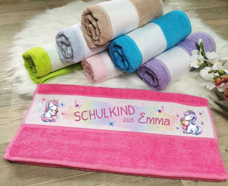 Personalisiertes Kinderhandtuch zur Einschulung – Schulkind Einhorn mit Namen, ideal als Geschenk & den Schulstart - CreativMade