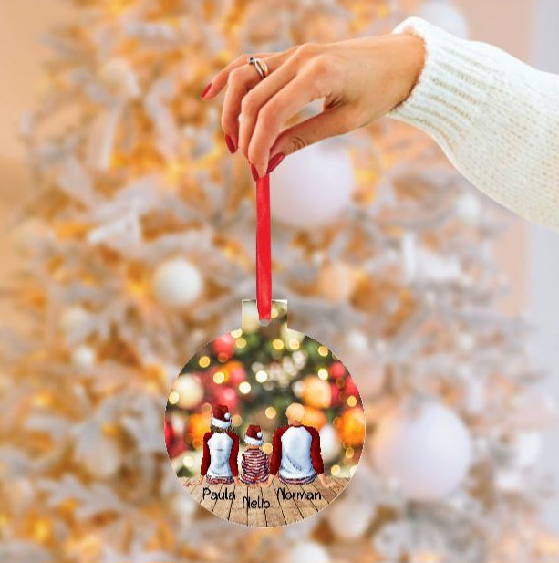 Personalisierter Weihnachtsbaumanhänger mit Namen & Figuren – individueller Christbaumschmuck für Familie, Paare & Freunde. Perfektes Weihnachtsgeschenk. - CreativMade