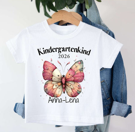 Kindergartenkind T-Shirt personalisiert mit Namen Schmetterling – Kita Abschluss & Vorschulkind Geschenk - CreativMade 