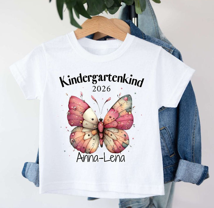 Kindergartenkind T-Shirt personalisiert mit Namen Schmetterling – Kita Abschluss & Vorschulkind Geschenk - CreativMade 