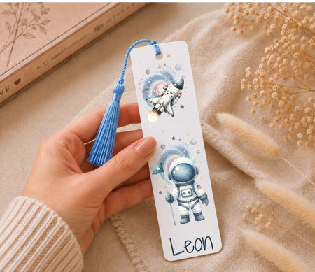 Personalisiertes Lesezeichen Astronaut mit Namen – Geschenk zur Einschulung für Jungen Metall - CreativMade
