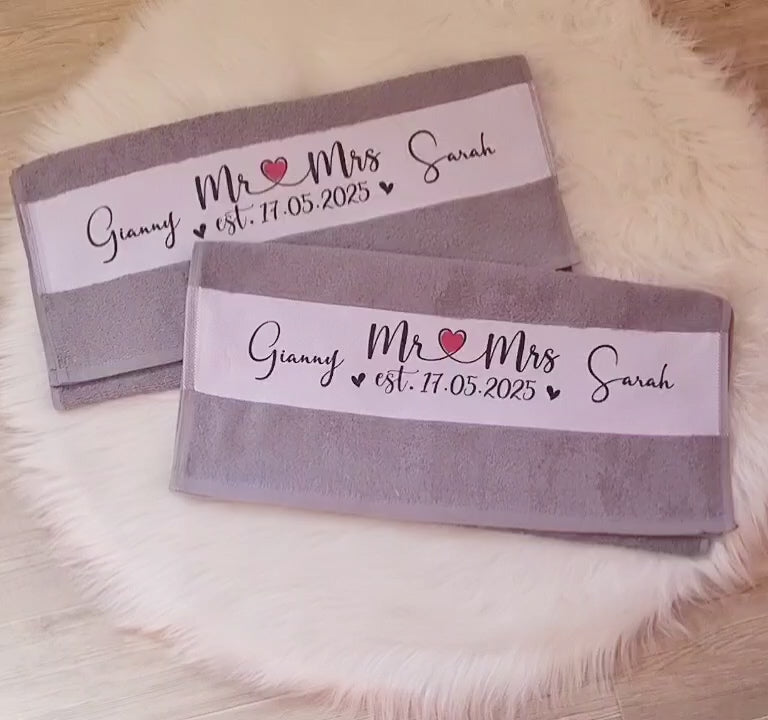 Individuelles Handtuch zur Hochzeit personalisiert mit Namen & Datum personalisierbar – das perfekte Hochzeitsgeschenk für Braut & Bräutigam - CreativMade