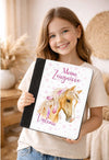 Personalisierte Zeugnismappe mit Namen Pferd – Mappe für Schulzeugnisse A4 | Geschenk zur Einschulung Mädchen - CreativMade 