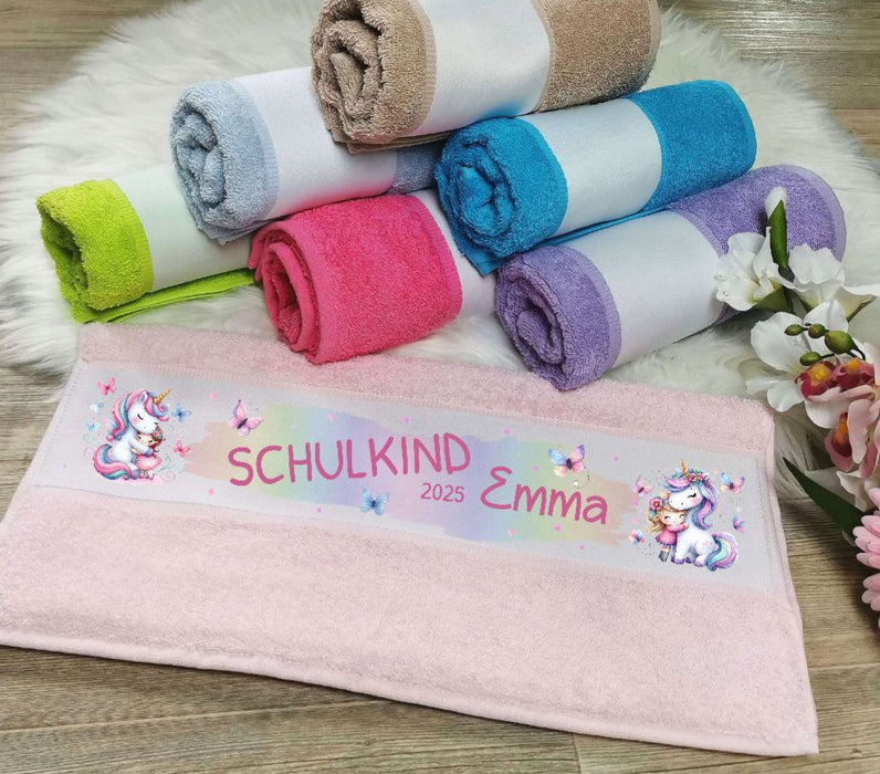 Personalisiertes Kinderhandtuch zur Einschulung – Schulkind Einhorn mit Namen, ideal als Geschenk & den Schulstart - CreativMade