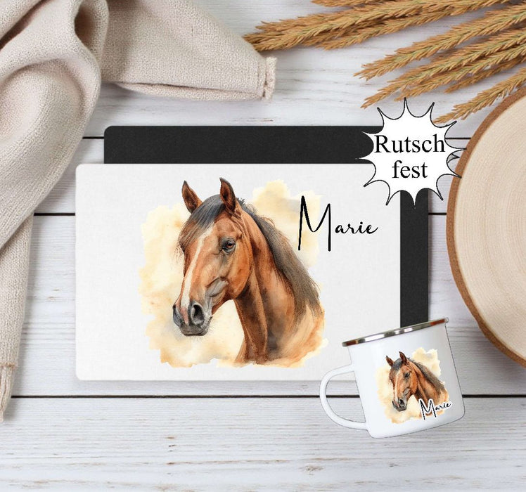 Kinder Tischset personalisiert mit Namen Pferd - abwischbar und rutschfest Platzdeckchen Platzset Tischunterlage - personalisierte Tasse Emaille & Keramik - CreativMade 