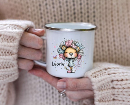Kindertasse personalisiert mit Namen Löwe Mädchen Emaille Keramik Kunststoff Geschenk - CreativMade 