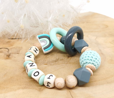 Greifling & Schnullerkette mit Namen Regenbogen Boho - CreativMade 