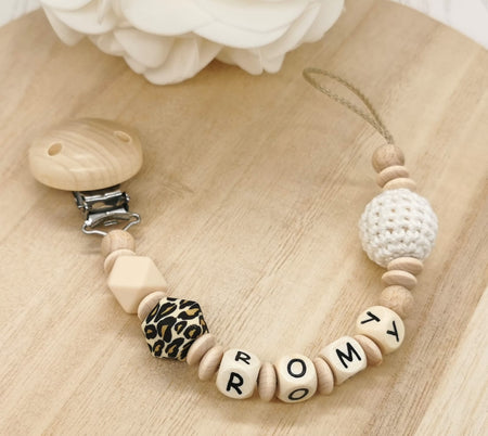 Schnullerkette mit Namen Leopard personalisiert – Babygeschenk zur Geburt & Taufe - CreativMade